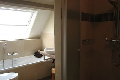 Elegante casa vacanze a Zuidzande con sauna