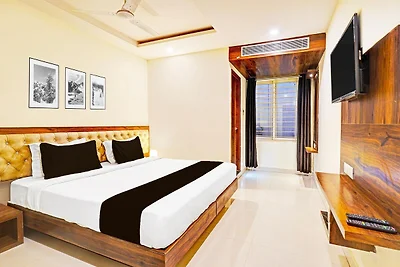 Super Townhouse ITPL, ehemals Royal Rooms