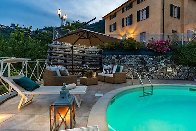 Großzügige Villa in Camaiore mit Terrasse