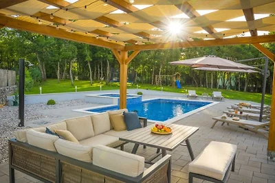 Ferienhaus in Imotski mit Schwimmbecken