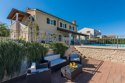Villa in Porec mit Schwimmbecken