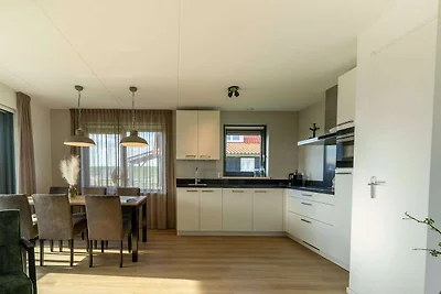 Ferienhaus in Scherpenisse mit Terrasse
