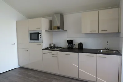 Ferienhaus in Bovenkarspel mit Terrasse