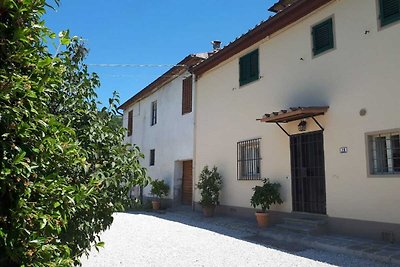 Semplice casa vacanze a Pistoia con terrazza