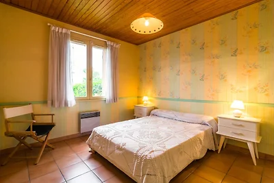 Casa Vacanze a Noves con Piscina