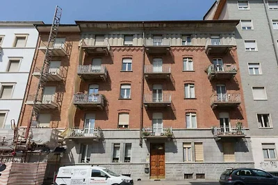Wohnung in Torino mit Balkon und Parken