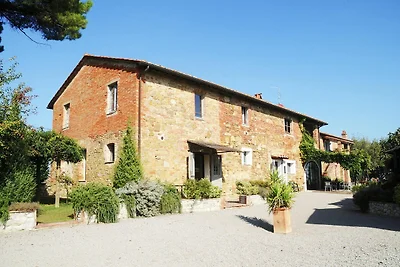 Casale con piscina a Castiglione del Lago