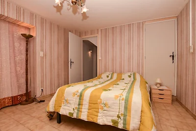 Vakantiehuis met terrassen en mooi uitzicht.