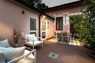 Villa in Strandnähe in Viareggio