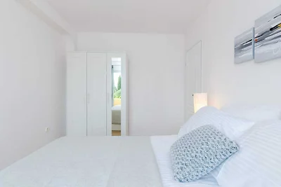 Color Apartments - Standard One-Bedroom Apart...