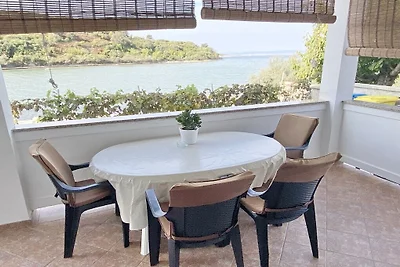 Miral Beach - direkt am Meer