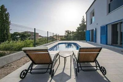 Villa Blue Chill