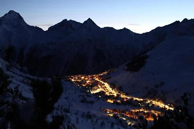 Chalet in Les Deux Alpes mit Pool