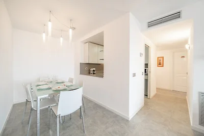 Beachfront apartment in L'Escala