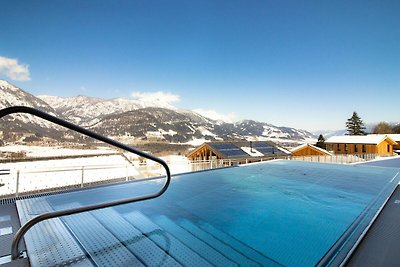 Chalet con piscina riscaldata sulla terrazza