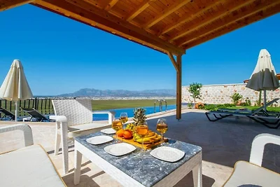 Villa a Kalkan con piscina