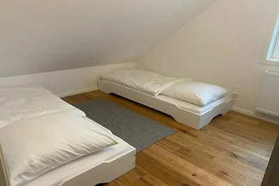 Sul sentiero delle canne Rifugio moderno