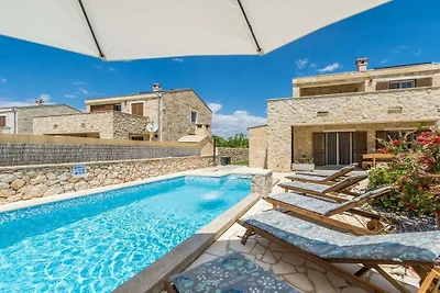 Villa in Privlaka mit Schwimmbecken