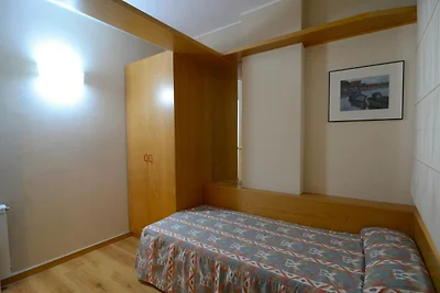 Appartement met twee kamers nabij supermarkt