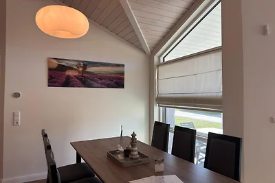 Ferienhaus mit Sauna und Whirlpool in Bad...