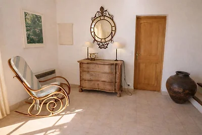 Sonniges Ferienhaus in der Provence mit Pool