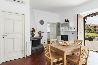 City cottage with garden and pool