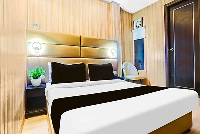 Super Hotel O Vivekanand Marg