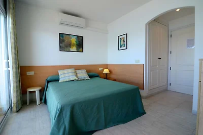 Appartement in Estartit met zeestrand