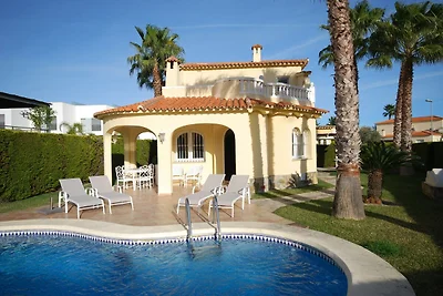 Villa pittoresca a Oliva con piscina privata