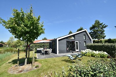 Modernes Ferienhaus mit Garten in Kattendijke