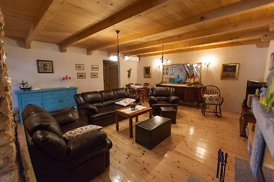 Authentic large villa with private swimming  ...