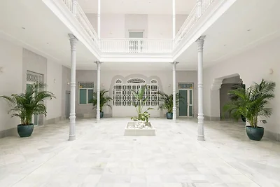 Urban Palace - Apartment In Sanlúcar De...
