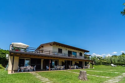 Moderno appartamento a Manerba del Garda vici...