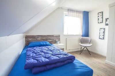 Ferienhaus in Medemblik mit Terrasse