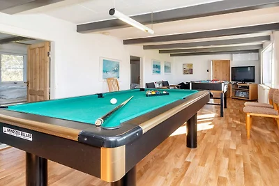 Scenic Pool House Retreat - By Traum...
