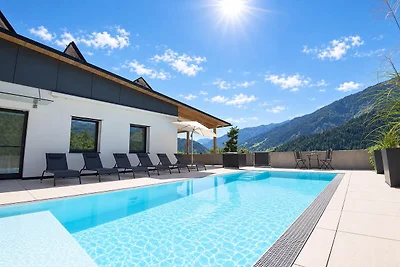 Villa in Tirol mit Pool