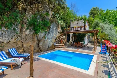 Bauernhaus am Fluss in Algarinejo