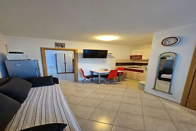 Appartamento con 2 camere da letto a Tribunj
