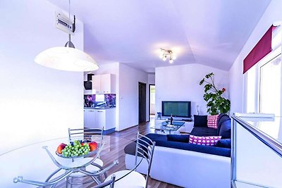 Appartement ALAN, Sibenik - Bilice, met uitzi...