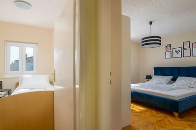 Modern Apartment Near Trogir Beach with Sea V...