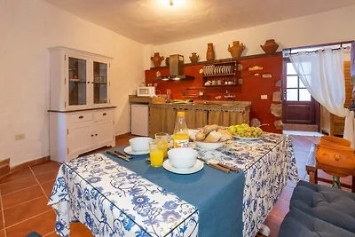 Höhlenhaus-Retreat mit Solarium und Pool