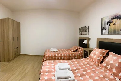 Höhlenwohnung mit Terrasse
