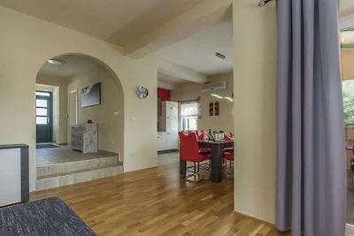 Villa in Roškići met zwembad