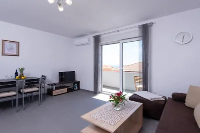 Peaceful Apartments Harfa-One Bedroom Apartme...