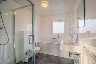 Gemütlicher freistehender Bungalow für 4...