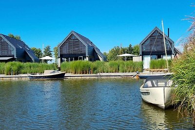 Luxusvilla auf offenem Wasser