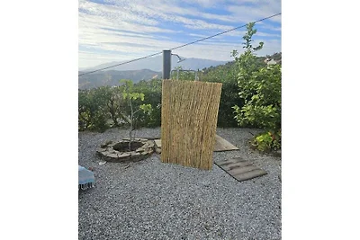 Bungalow en Sayalonga con barbacoa