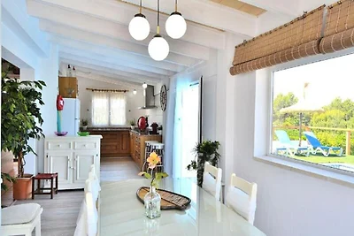 Villa in Muro met zwembad en jacuzzi