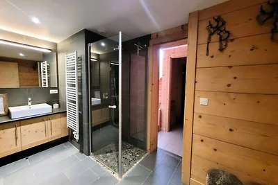 Chalet in Les Gets mit Pool und Hammam