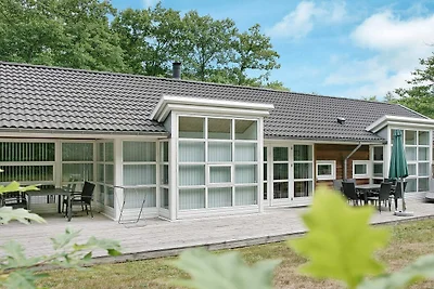 Modernes Zedernholz-Ferienhaus in Strandnähe